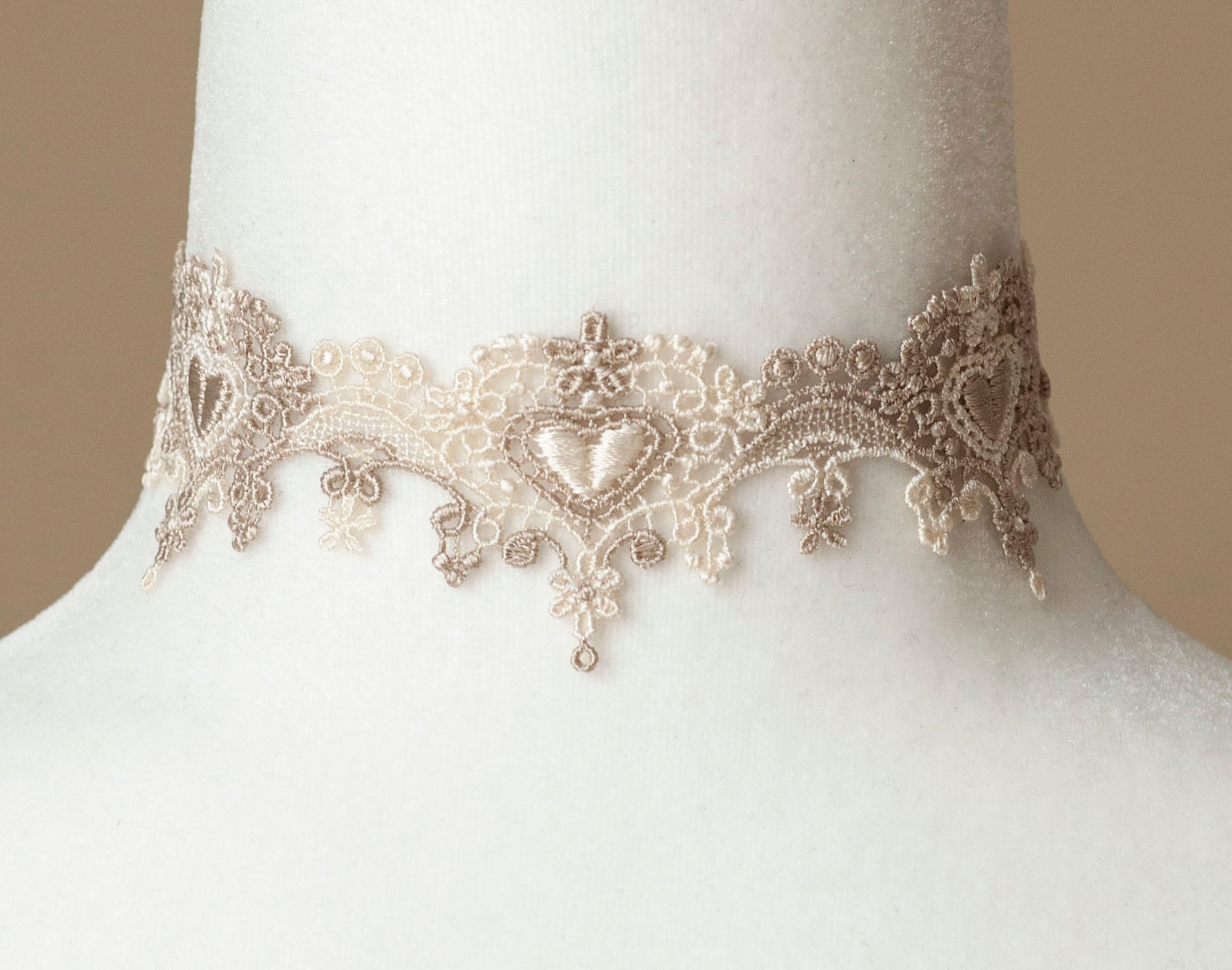 Off white hot sale lace choker necklace