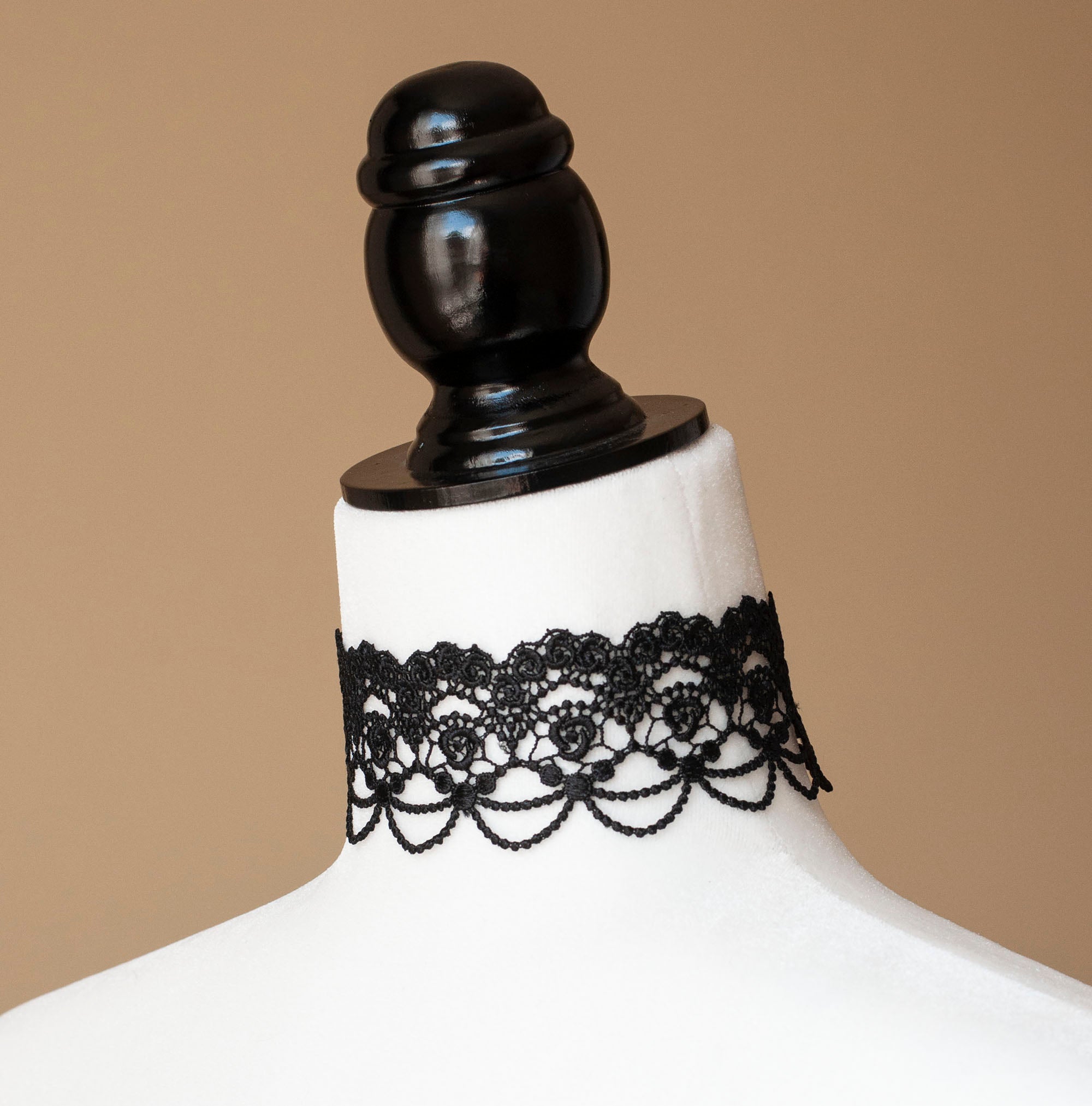 Black lace clearance choker necklace