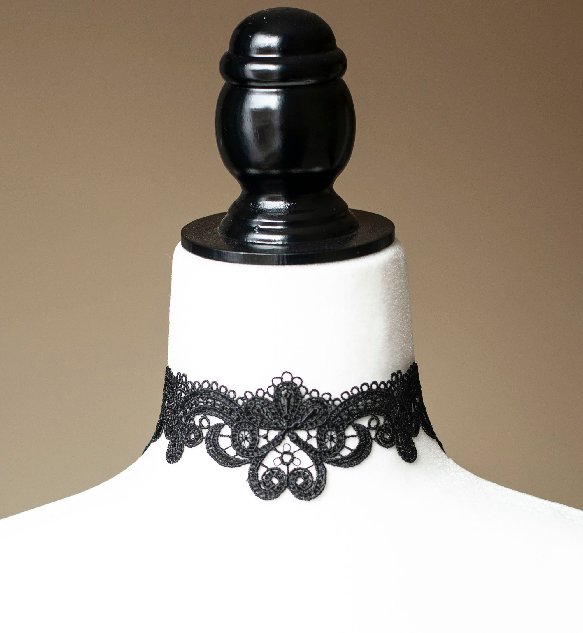 Lace shop choker necklace