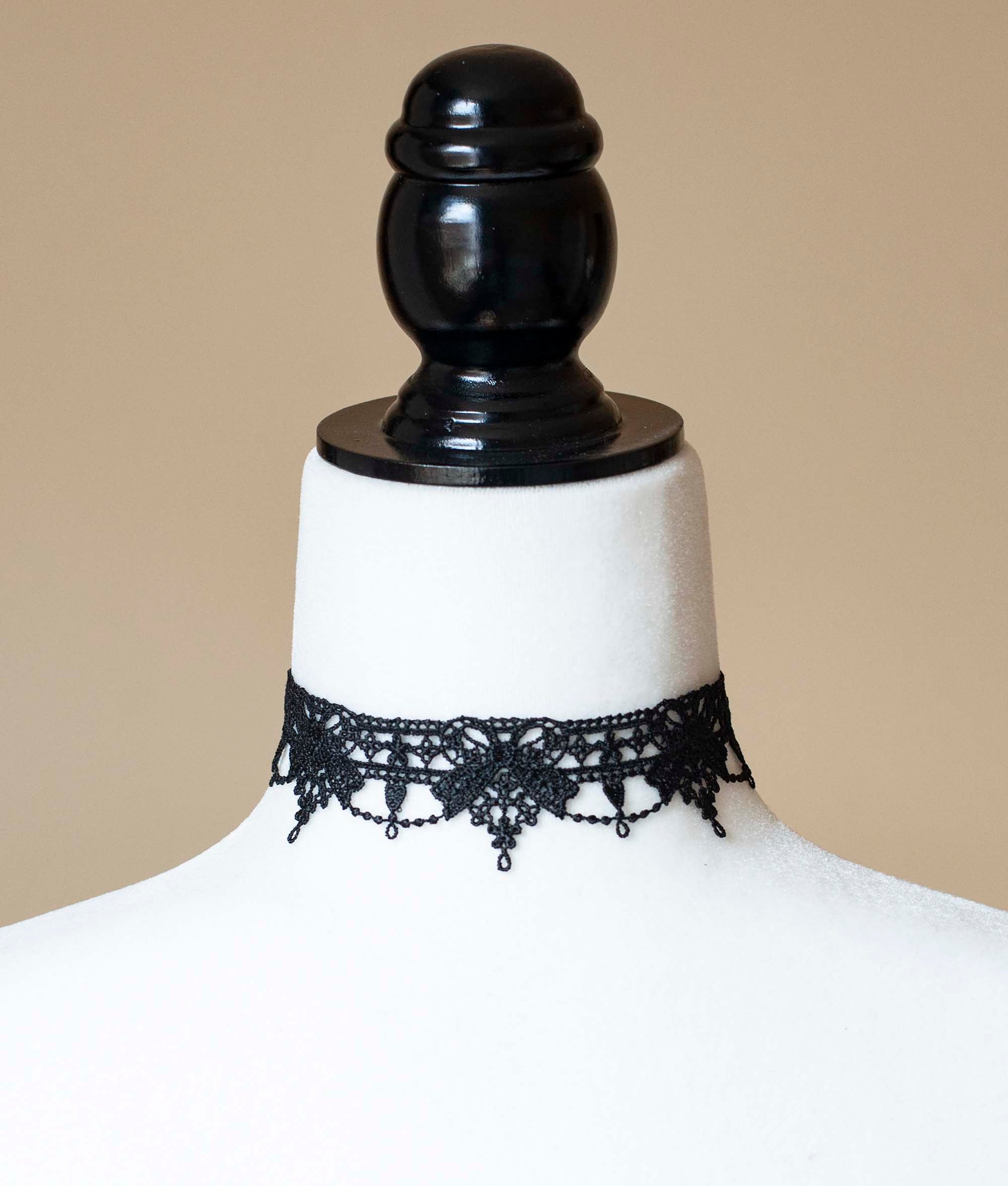 Black collar necklace store