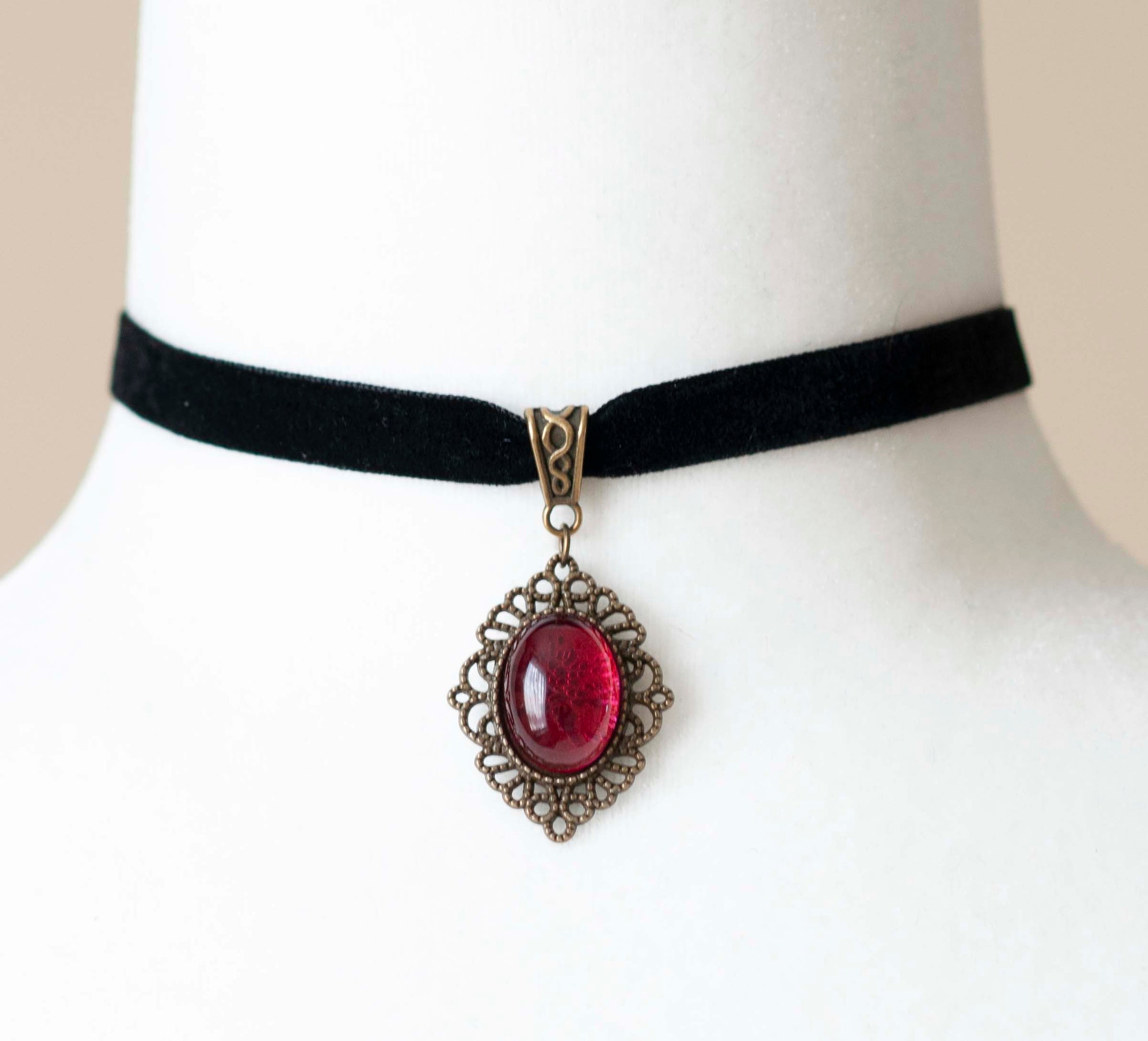 Red jewel choker hot sale