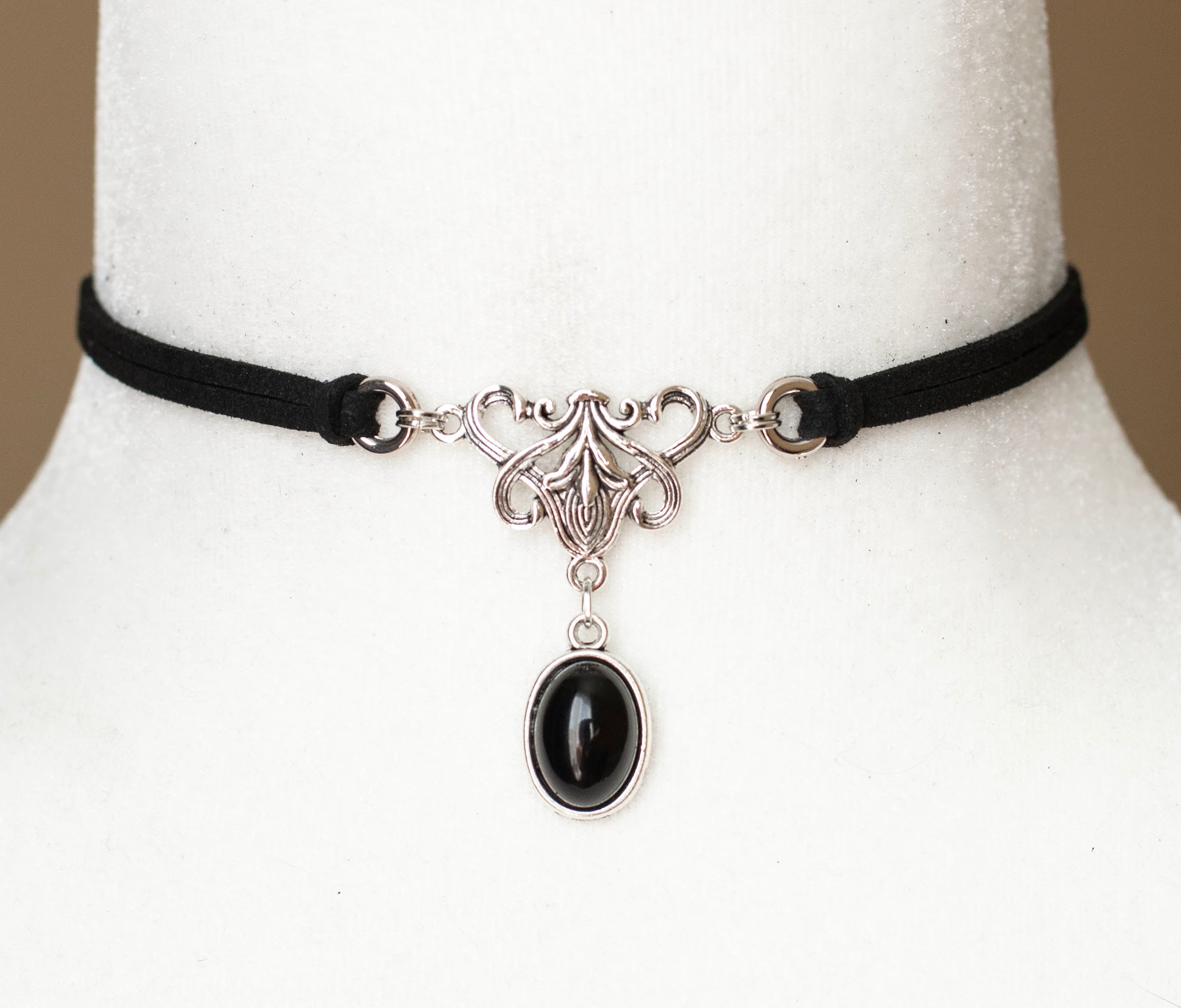 Suede choker online